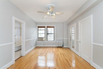 Building Photo - Charming Logan Circle Condo | Studio | 1 Bath | 450 Sf