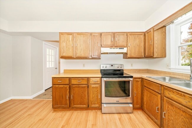 Building Photo - New Market Rental