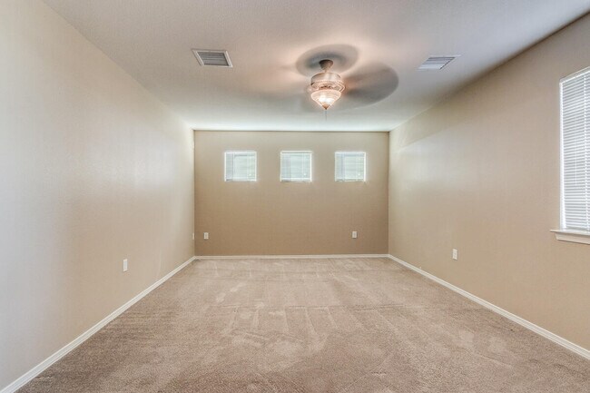 Building Photo - 13163 Kestrel Ave