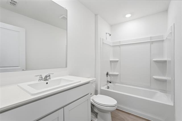 Building Photo - 3900 Pontchartrain Pkwy