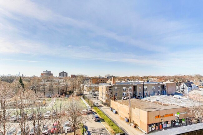 Building Photo - 1950 W Lawrence Ave