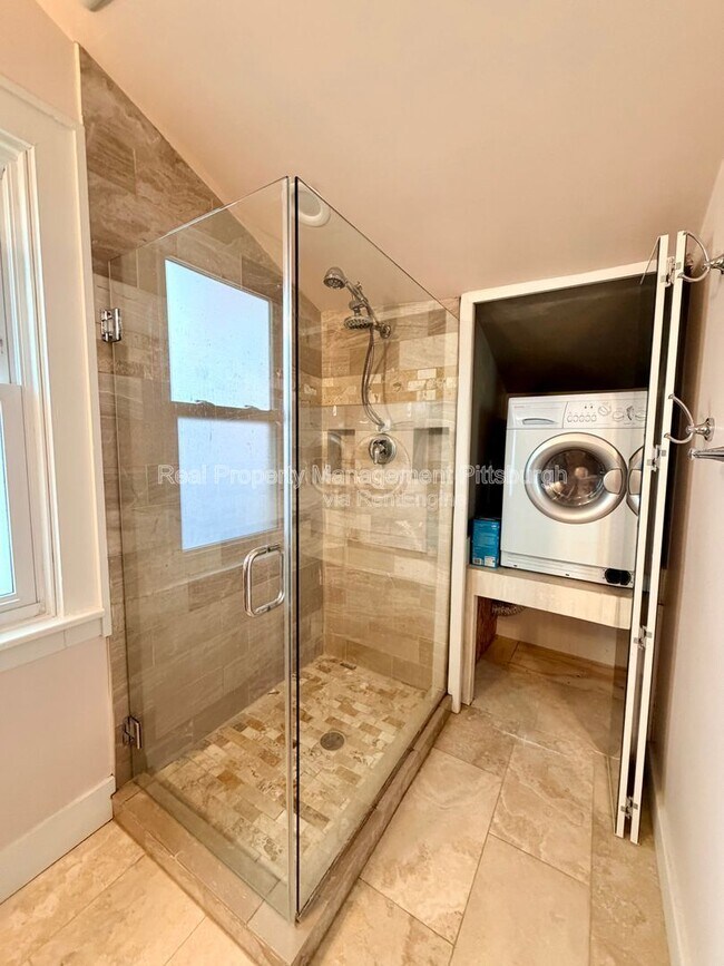 Building Photo - 1818 Kleber St