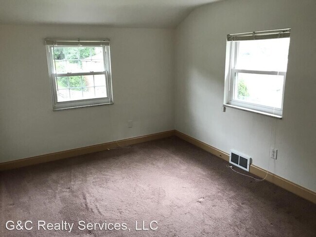 Building Photo - 3 br, 1 bath House - 828 Killarney Drive