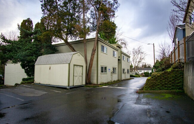 Building Photo - Stunningly Renovated Spacious 2-Bed w/Built-ins, DW, WD, Parking + More!