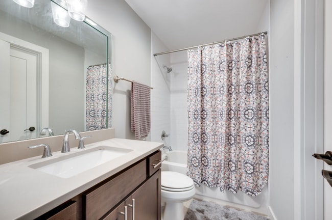 Building Photo - 338 Vivelle Ave