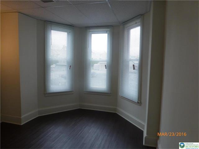 Building Photo - 108 S Main St