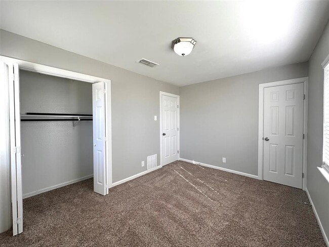 Building Photo - 2500 Biggs Dr