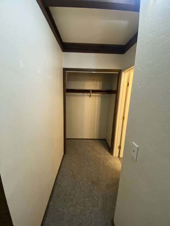 Building Photo - 155 Kahle Dr