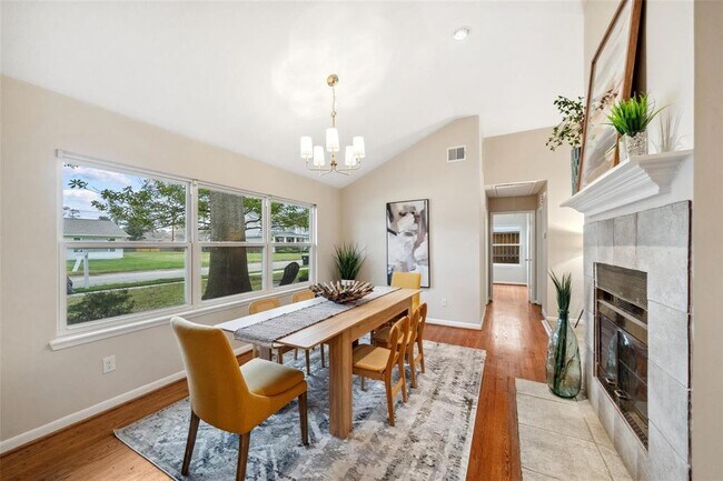 Building Photo - 1309 Martin St