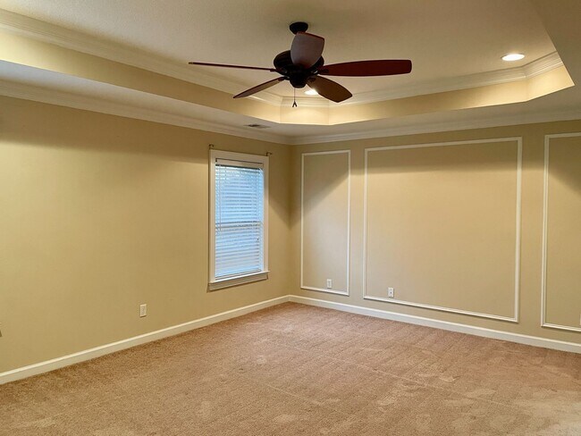 Building Photo - Beautifully Maintained Home in the Heart o...