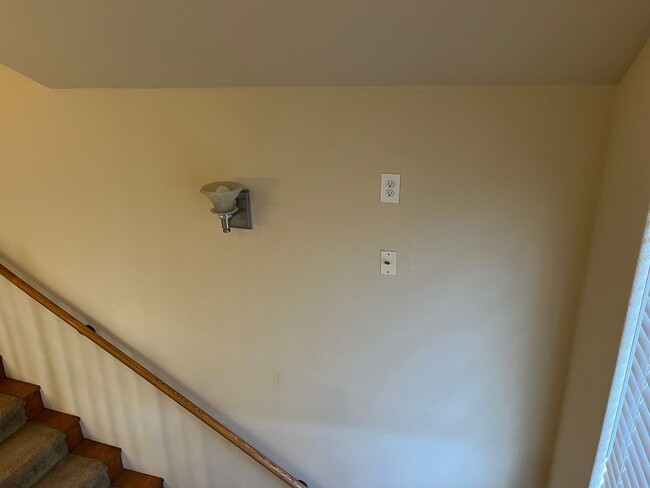 Building Photo - Upgraded and Beautiful Spacious 4 Bedroom ...