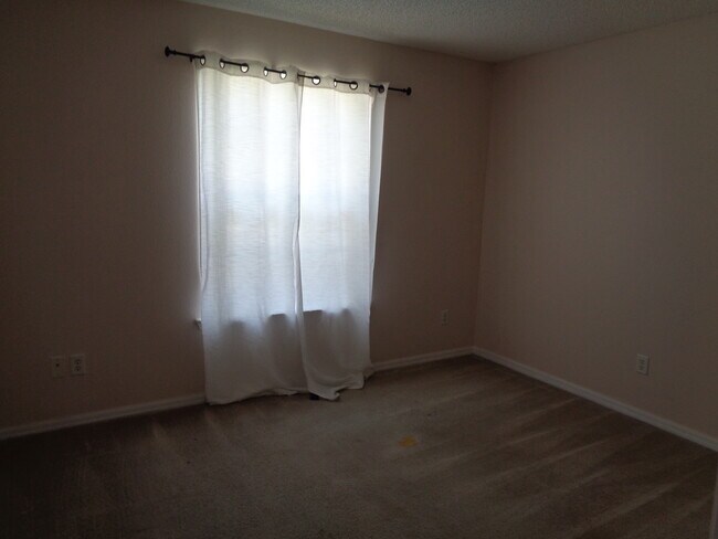 Building Photo - 153 Dover Bluff Dr
