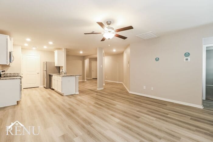 Building Photo - 25365 Cypress Bend Dr