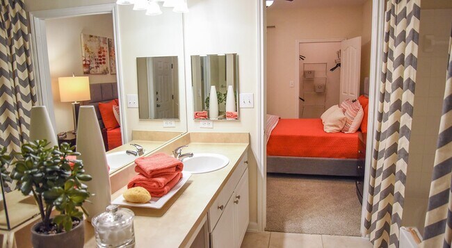 Building Photo - Your Dream Home! – Style, Comfort & Luxury...