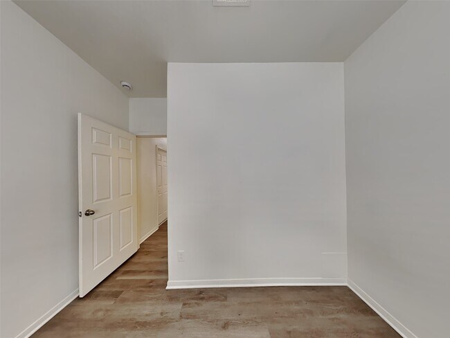 Building Photo - 9719 Bark Ridge Ln