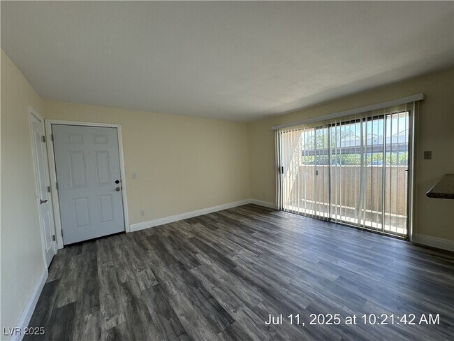 Building Photo - 7200 W Pirates Cove Rd