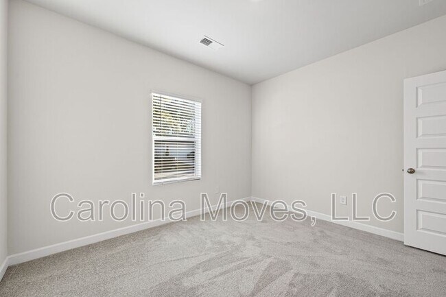 Building Photo - 628 Grays Creek Rd