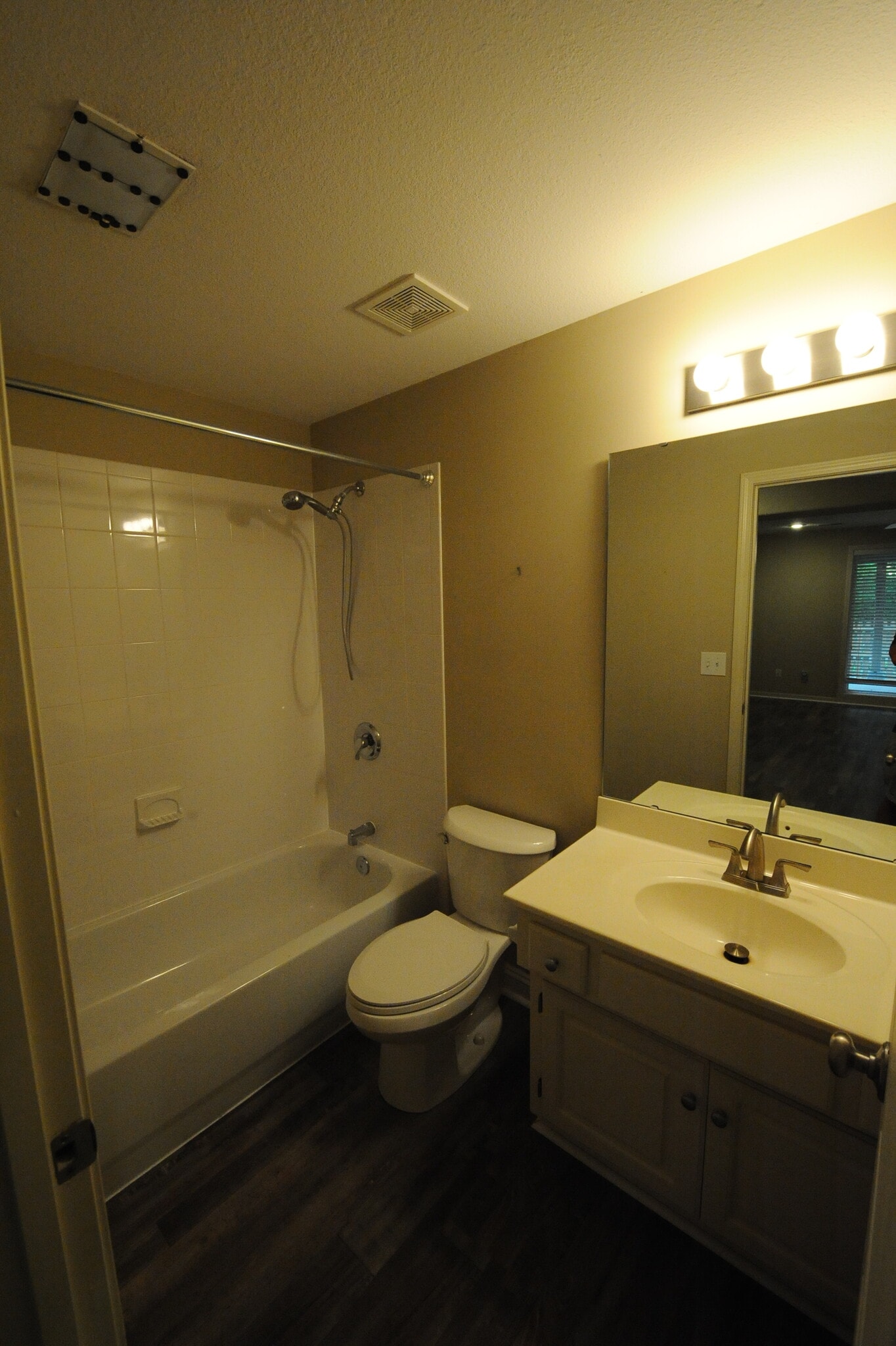 Building Photo - 3204 NW 67th Ct