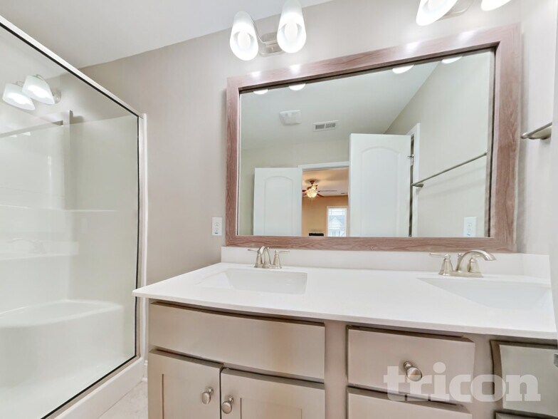 Building Photo - 49 Fish Whistle Ct