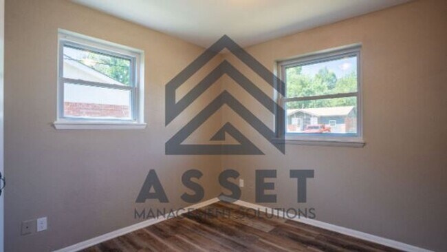 Building Photo - 4 Bedroom Available for Lease & Rent to Own!