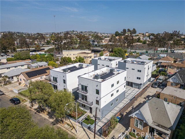 Building Photo - 646 N Boyle Ave