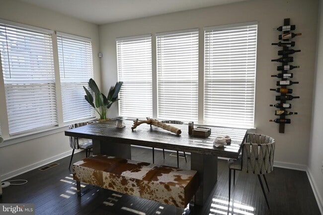 Building Photo - 2527 Emerald Branch Dr