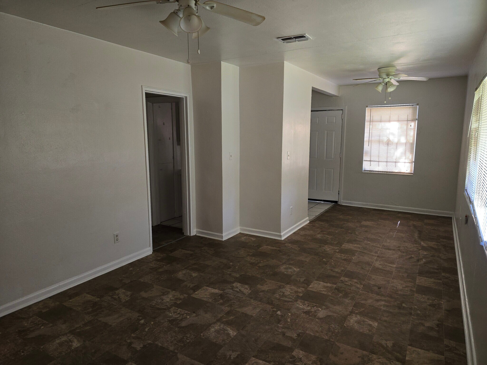 Spacious Living room - 43 W 41st St