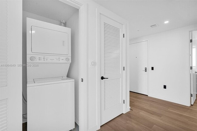 Building Photo - 307 SW 5th St