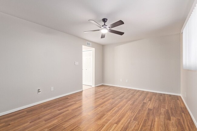 Building Photo - Beautifully updated Ranch Style Home