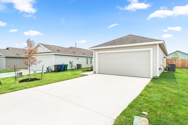 Building Photo - 10119 Ana Hts