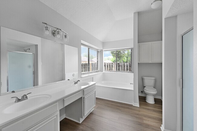 Building Photo - 2827 Deep Anchor Way