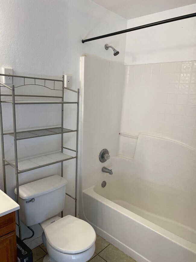 Building Photo - Quiet & Cozy Wesley Chapel Home with Great Yard – $1,850/mo