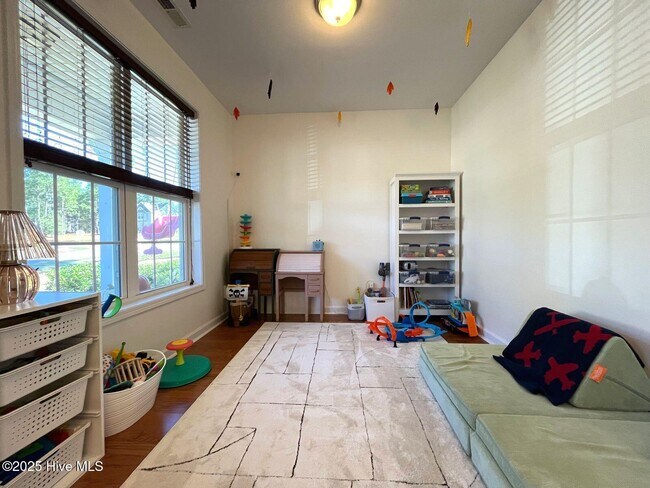 Building Photo - 1105 Whitney Dr