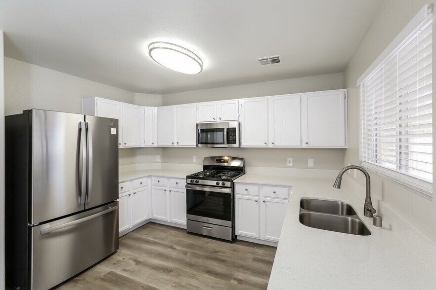 Building Photo - 5330 Krista Alethea St