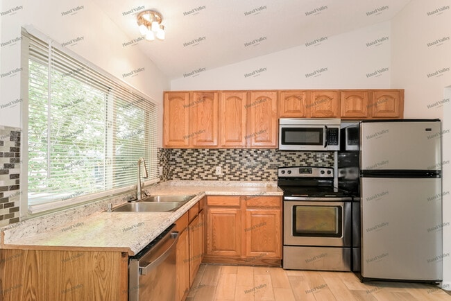 Building Photo - 12258 Trailoaks Ct
