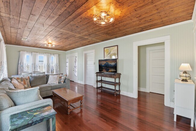 Building Photo - 2415 38th St