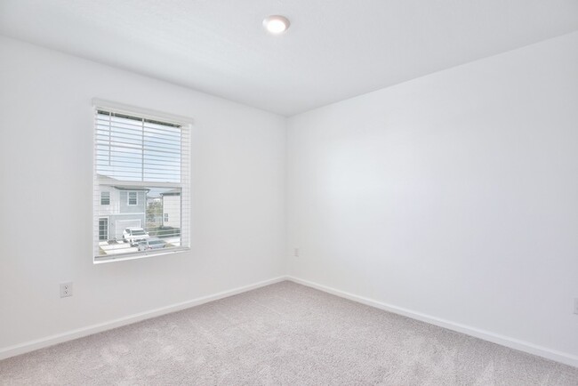 Building Photo - Brand New 3/2.5 Modern Townhome with 1 Car...