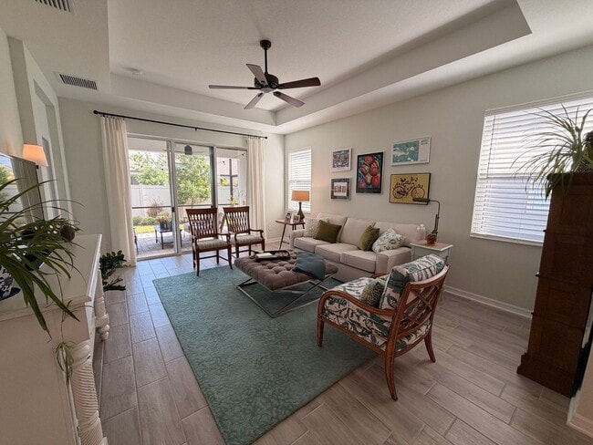Building Photo - 6001 Fiore Dr