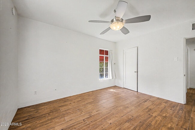 Building Photo - 1326 E Palm Ln