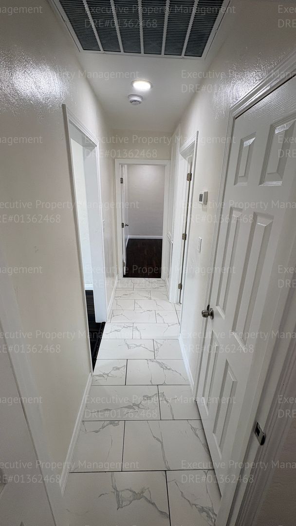 Building Photo - 2 bedroom 1 bathroom house located in the 93307 zipcode near E Brundage Ln/ Madison St