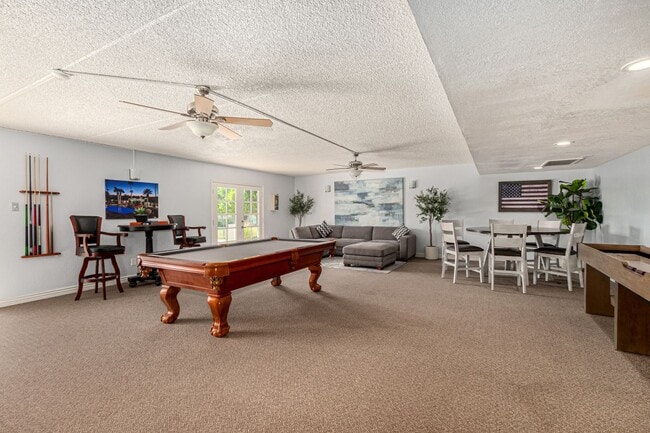 Building Photo - Spacious PHX Condo