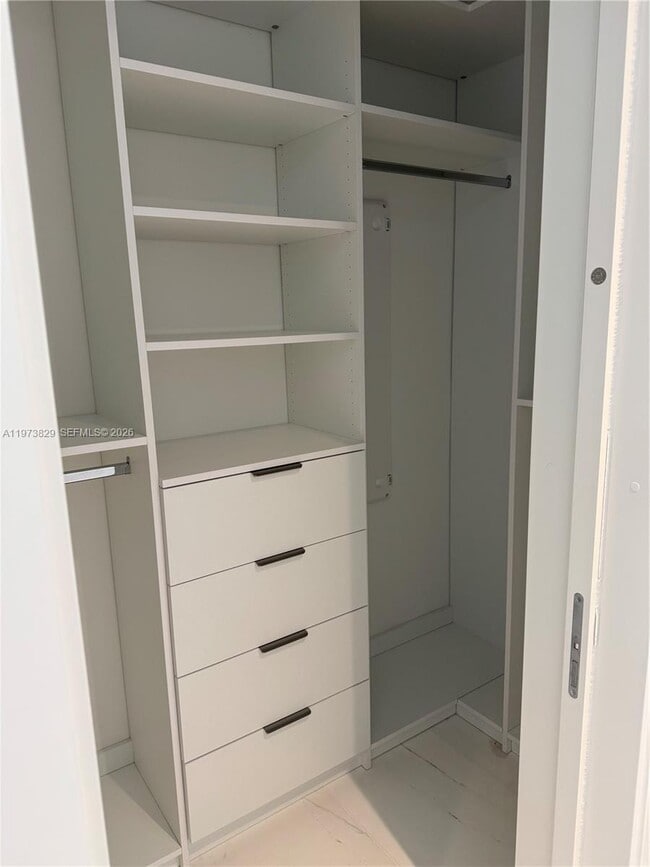 Building Photo - 300 Biscayne Blvd Way