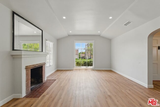 Building Photo - 1349 S Curson Ave