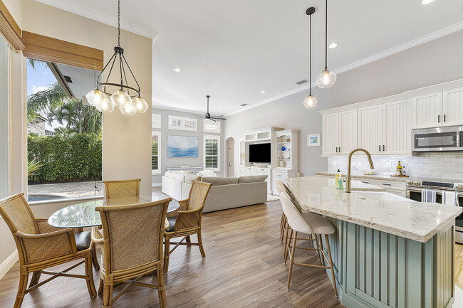 Building Photo - 2903 Fontana Ln