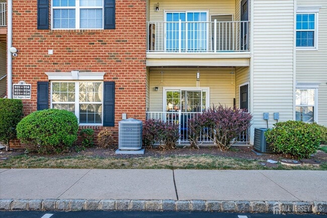 Building Photo - 913 Del Negro Ct