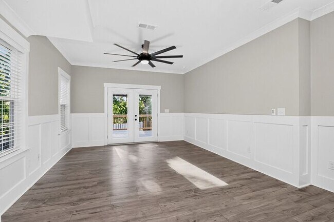 Building Photo - Beautiful 3BD/2.5BA Single Family Home in Reid Park!