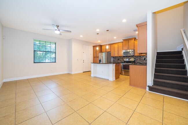 Building Photo - 10132 Eagle Creek Center Blvd