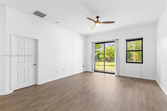 Building Photo - 3560 W 88th St