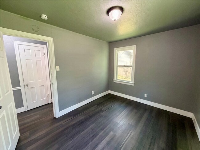 Building Photo - 7121 Lamont Dr