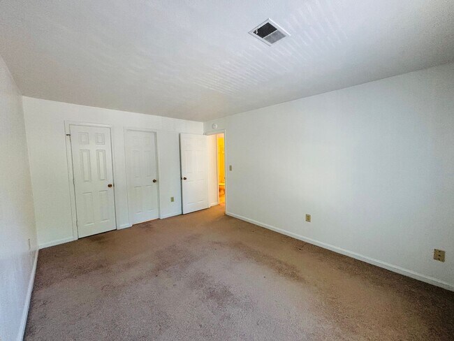 Building Photo - 108 Chowning Pl